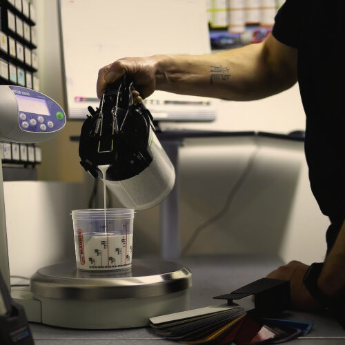 création de teinte pour véhicule